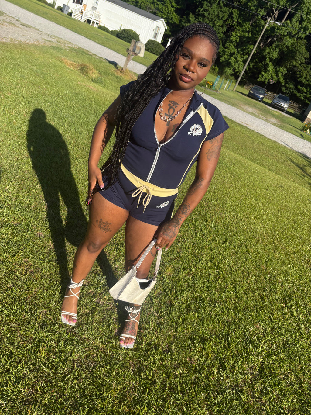 Jlavish set