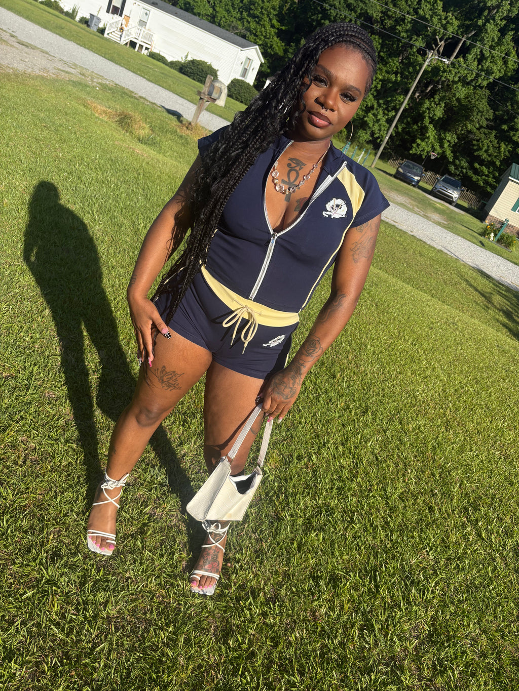Jlavish set