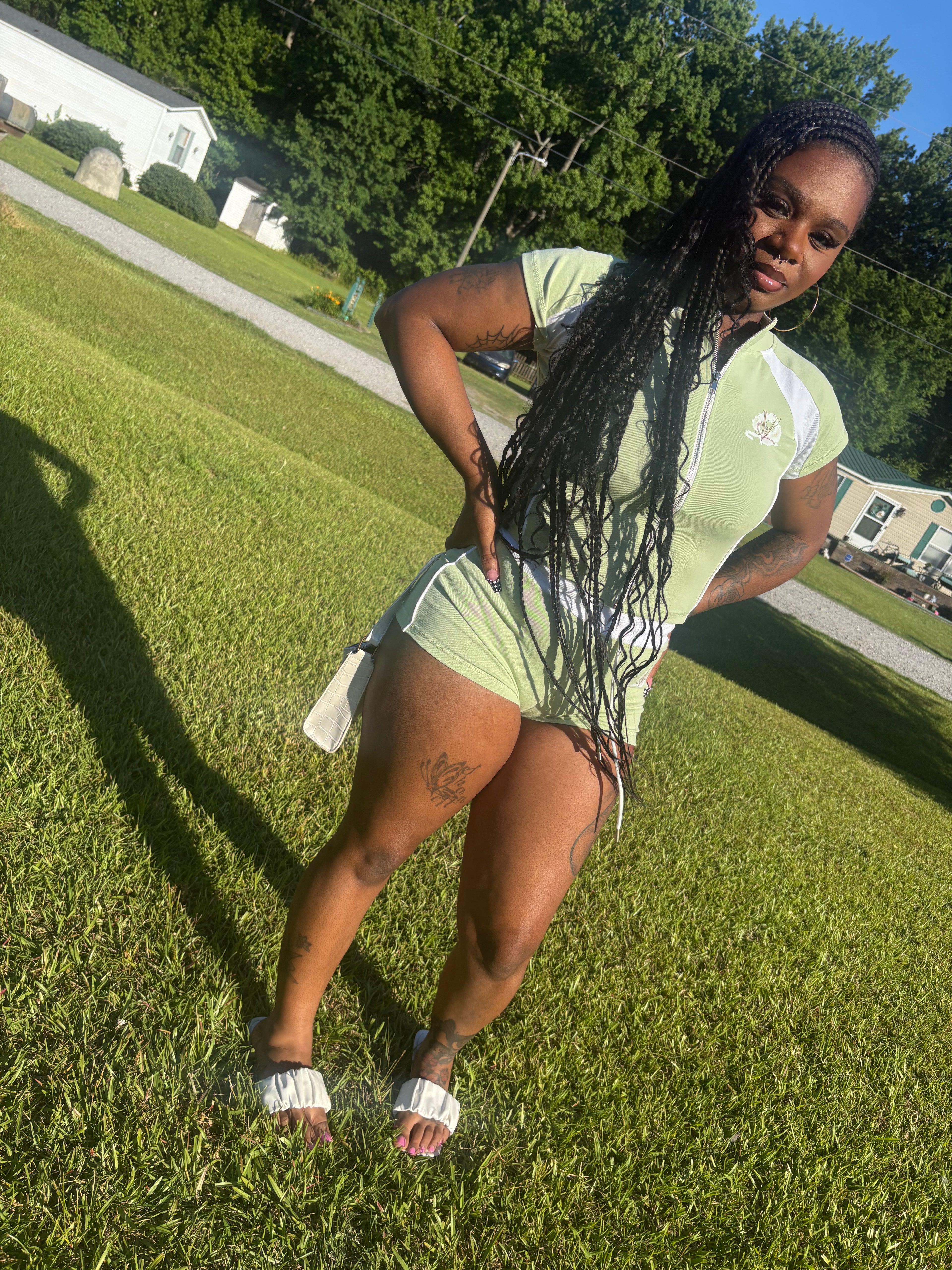 Jlavish set